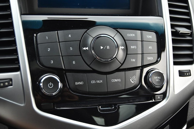 Chevrolet Cruze Limited Vehicle Full-screen Gallery Image 11