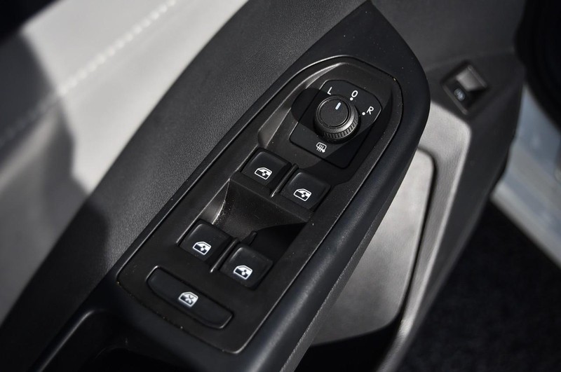 Volkswagen Taos Vehicle Full-screen Gallery Image 8