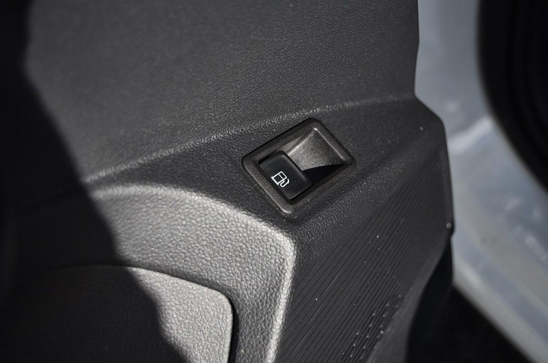 Volkswagen Taos Vehicle Full-screen Gallery Image 9