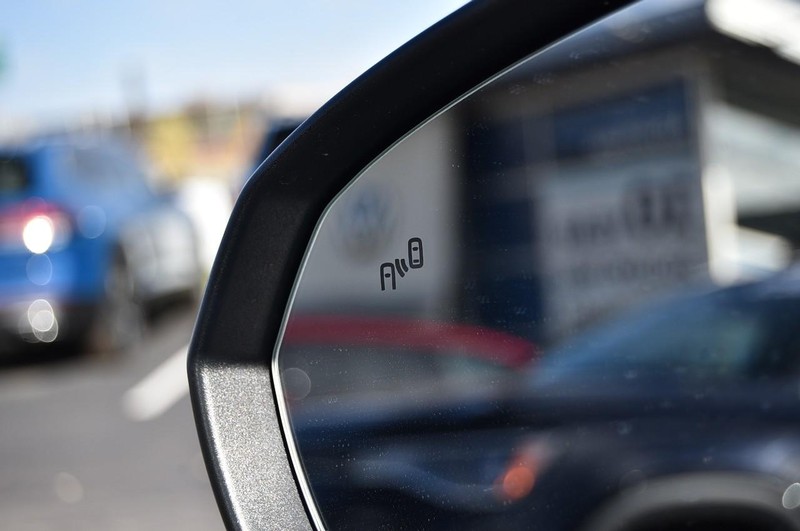 Volkswagen Taos Vehicle Full-screen Gallery Image 10