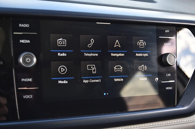Volkswagen Taos Vehicle Full-screen Gallery Image 14