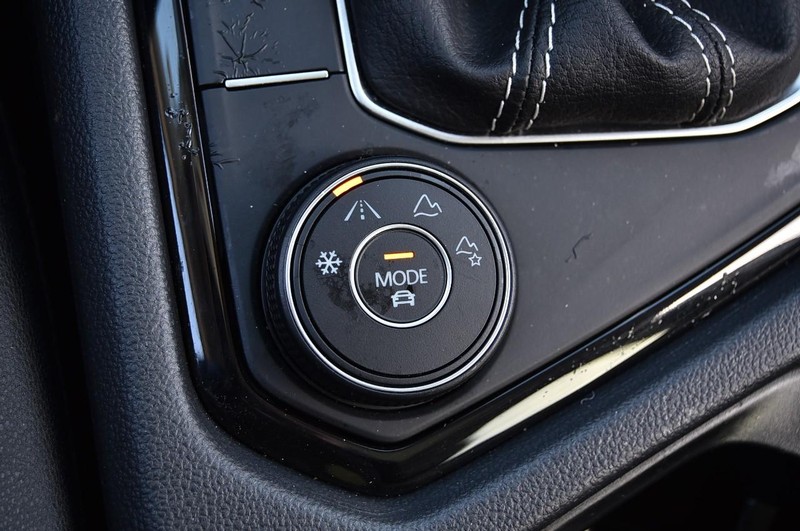 Volkswagen Taos Vehicle Full-screen Gallery Image 18