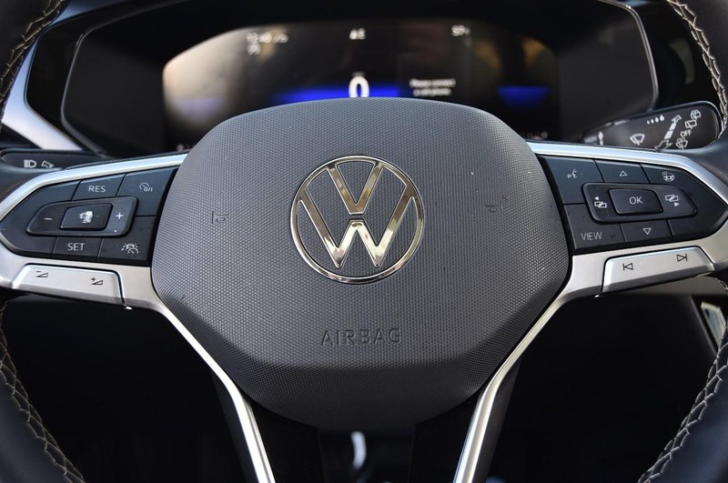 Volkswagen Taos Vehicle Full-screen Gallery Image 19