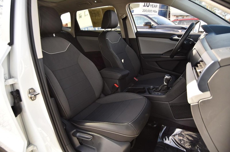 Volkswagen Taos Vehicle Full-screen Gallery Image 21