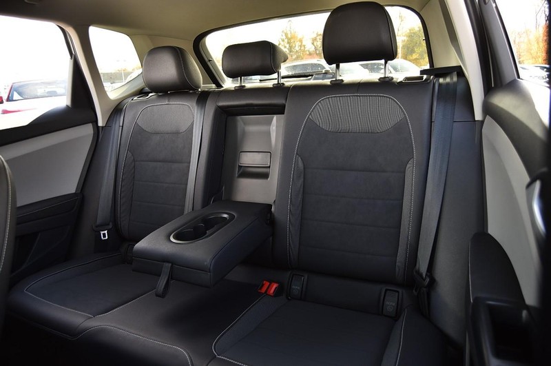 Volkswagen Taos Vehicle Full-screen Gallery Image 23