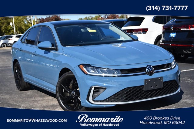 2025 Volkswagen Jetta SE at Frazier Automotive in Hazelwood MO