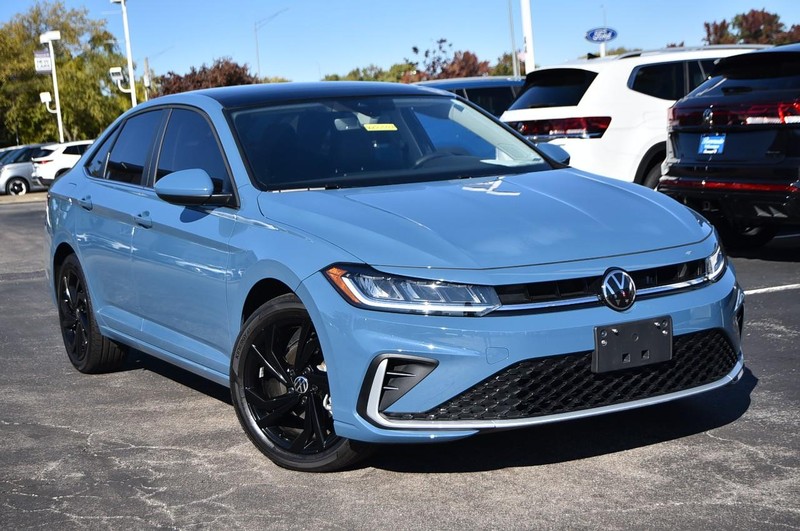 Volkswagen Jetta Vehicle Image 02