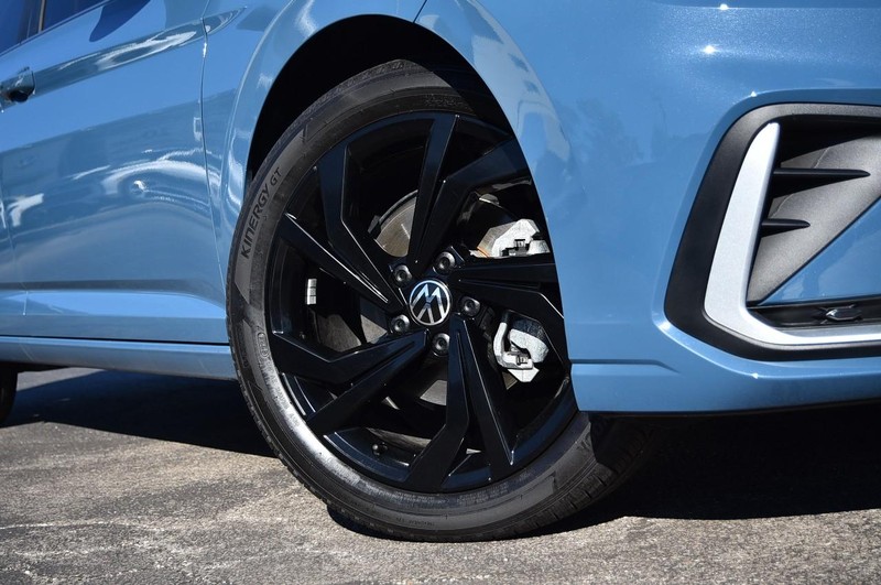 Volkswagen Jetta Vehicle Image 03