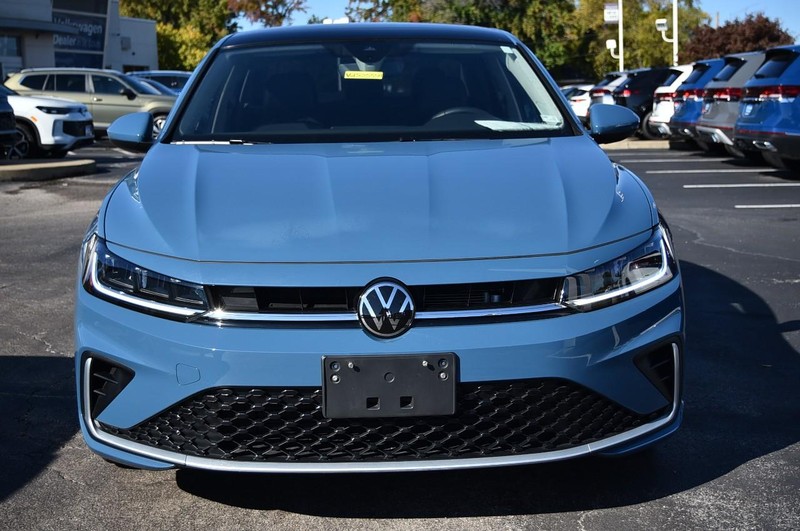 Volkswagen Jetta Vehicle Image 04