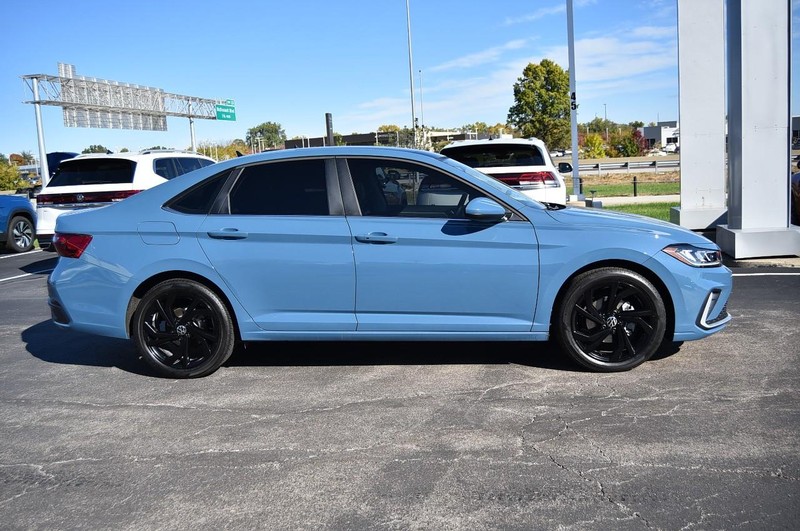 Volkswagen Jetta Vehicle Image 05