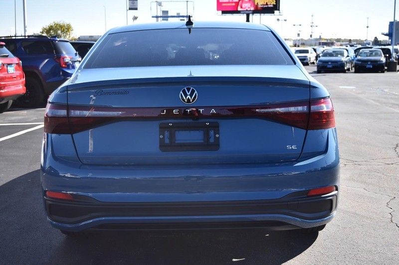 Volkswagen Jetta Vehicle Image 06