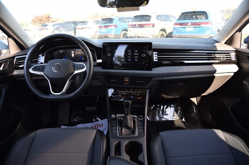 Volkswagen Jetta Vehicle Image 07