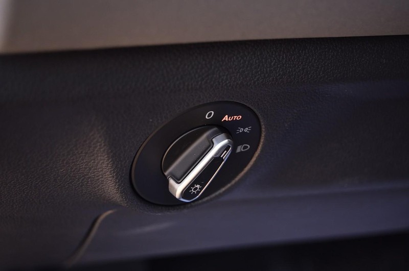 Volkswagen Jetta Vehicle Image 11