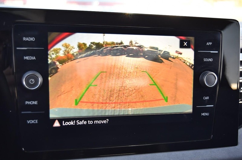 Volkswagen Jetta Vehicle Image 13