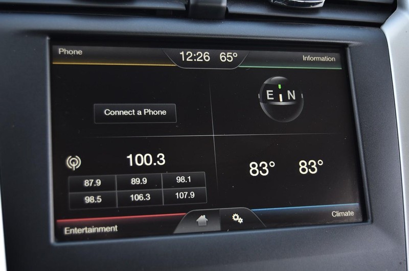 Ford Fusion Vehicle Full-screen Gallery Image 13