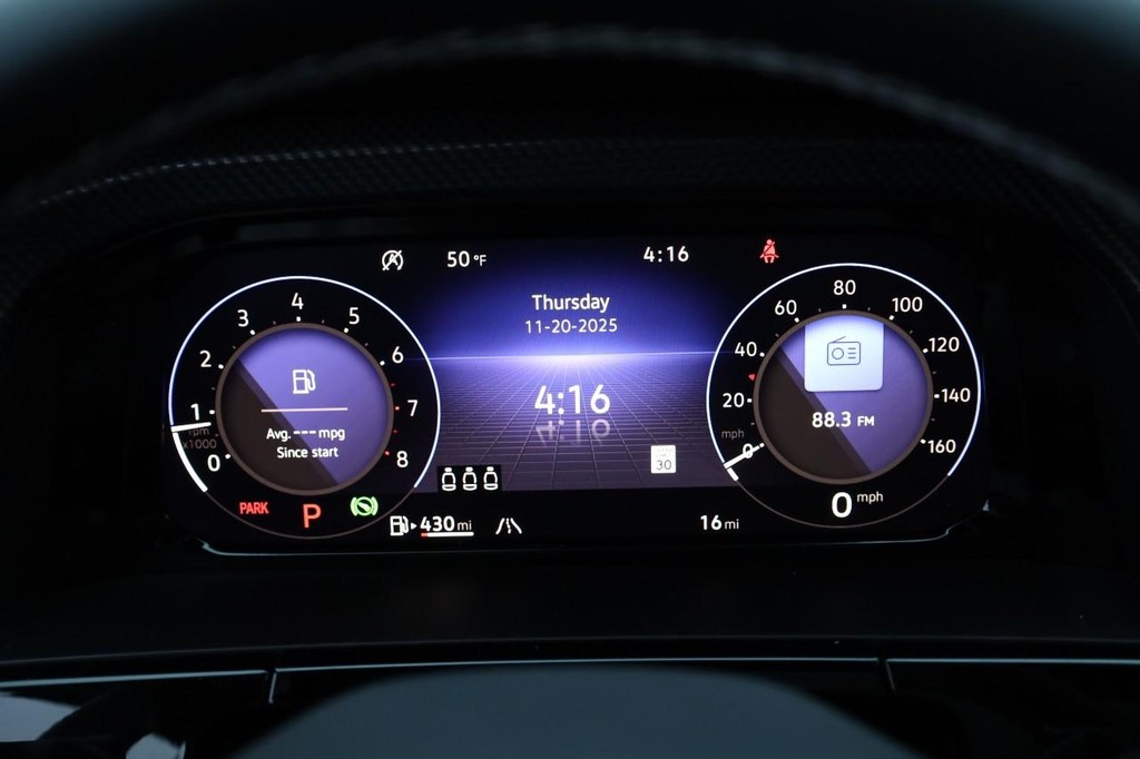 Volkswagen Atlas Cross Sport Vehicle Full-screen Gallery Image 13