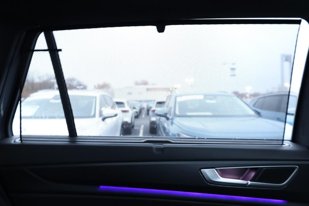 Volkswagen Atlas Cross Sport Vehicle Full-screen Gallery Image 27