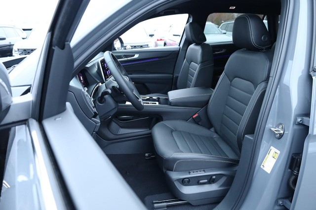 Volkswagen Atlas Cross Sport Vehicle Image 08