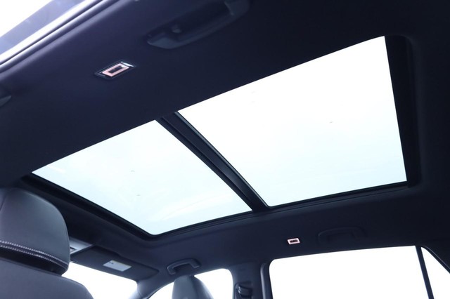 Volkswagen Atlas Cross Sport Vehicle Image 11