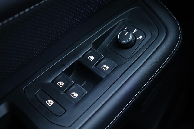 Volkswagen Atlas Cross Sport Vehicle Image 20