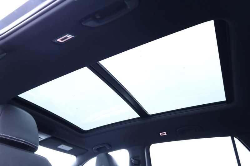 Volkswagen Atlas Cross Sport Vehicle Full-screen Gallery Image 11