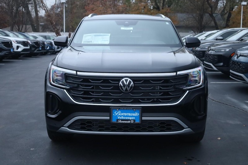 Volkswagen Atlas Cross Sport Vehicle Image 04