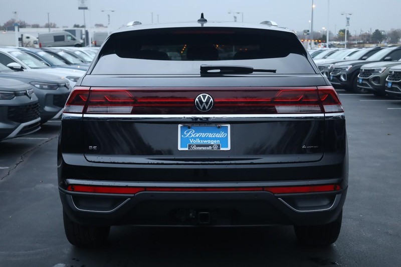 Volkswagen Atlas Cross Sport Vehicle Image 06