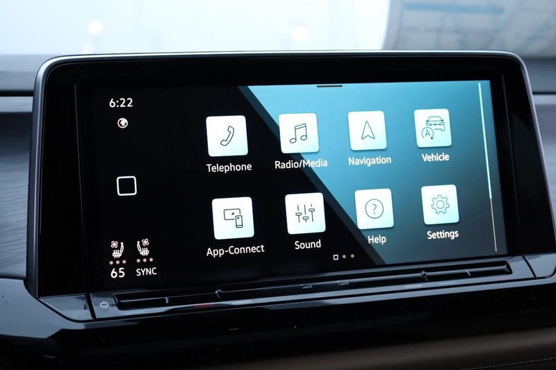 Volkswagen Atlas Cross Sport Vehicle Image 13