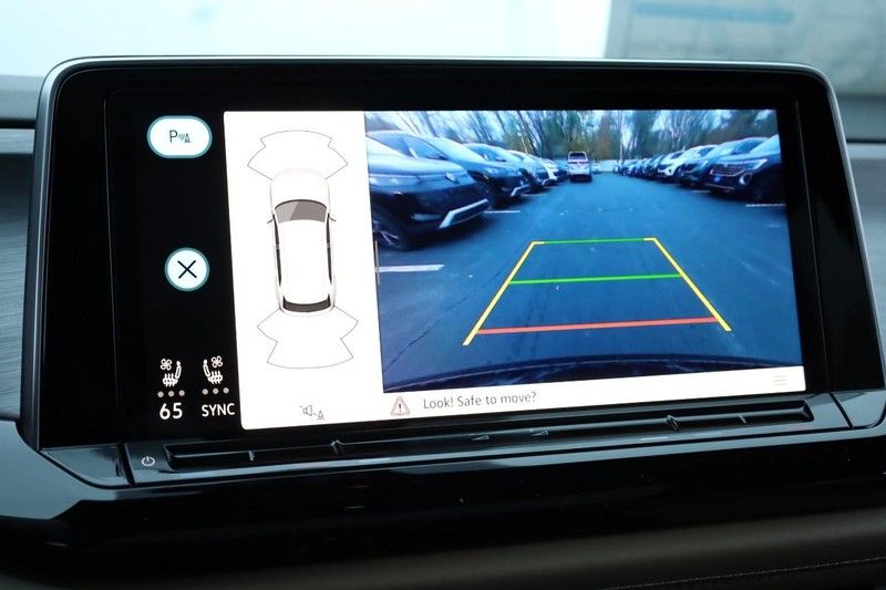 Volkswagen Atlas Cross Sport Vehicle Image 14