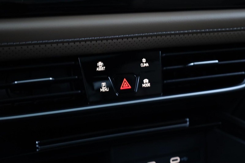 Volkswagen Atlas Cross Sport Vehicle Image 15