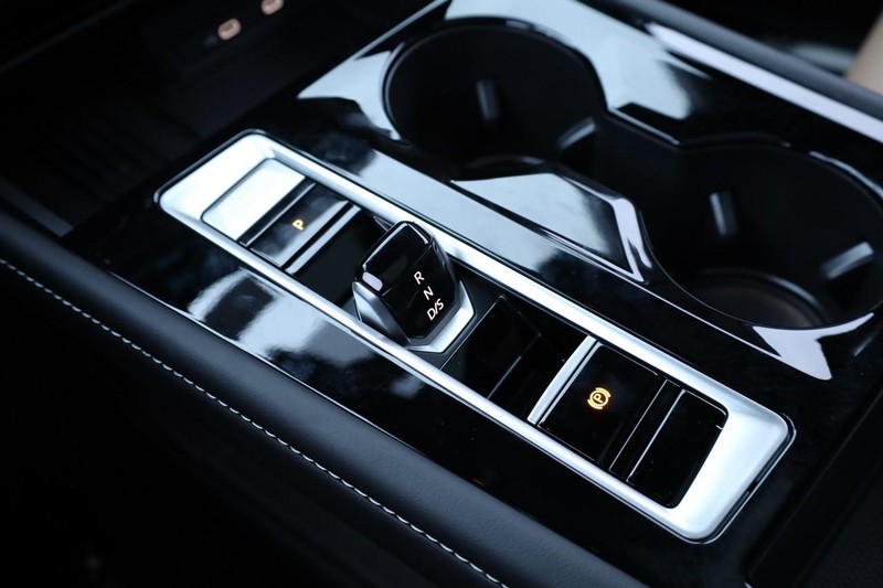 Volkswagen Atlas Cross Sport Vehicle Image 17