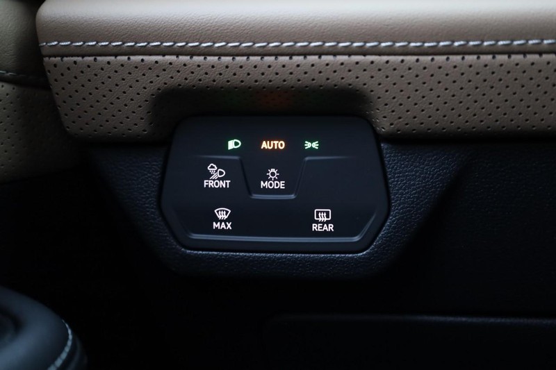 Volkswagen Atlas Cross Sport Vehicle Image 20