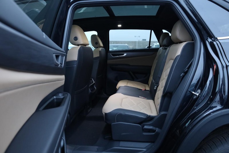 Volkswagen Atlas Cross Sport Vehicle Image 22