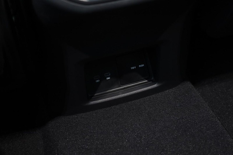 Volkswagen Atlas Cross Sport Vehicle Image 23