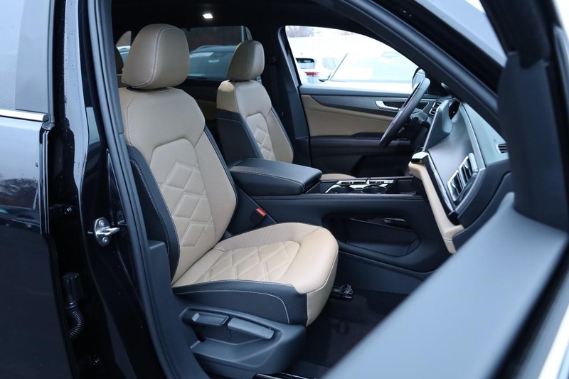 Volkswagen Atlas Cross Sport Vehicle Image 27