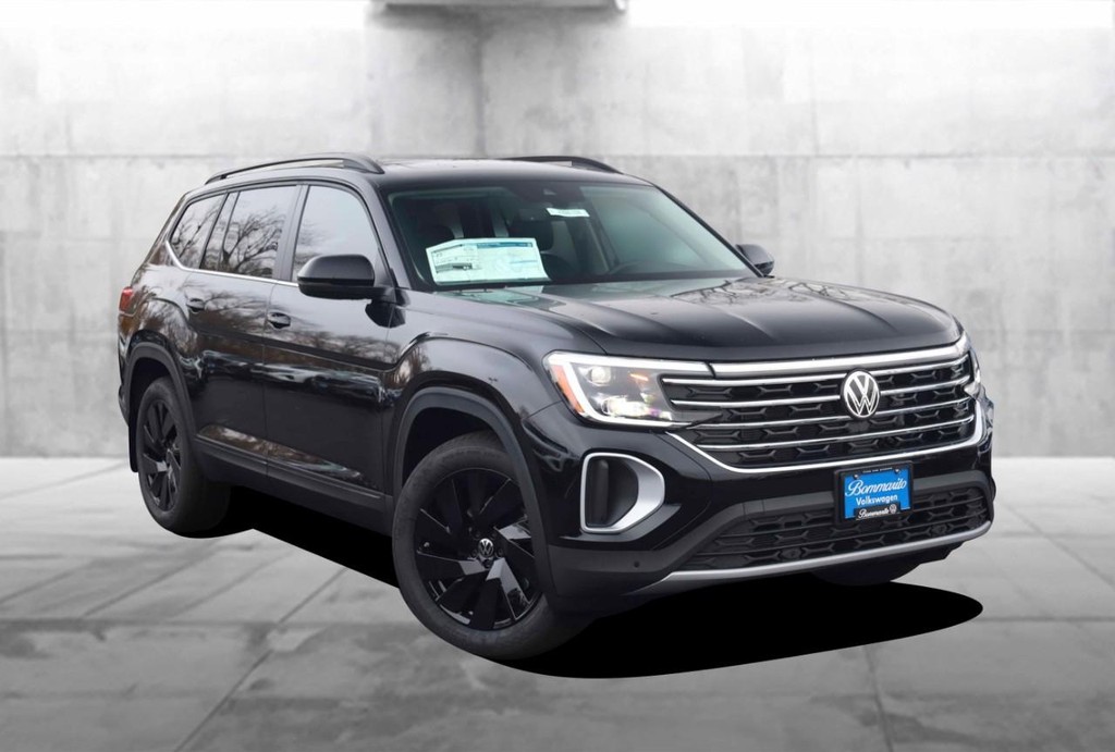 Volkswagen Atlas Vehicle Full-screen Gallery Image 2