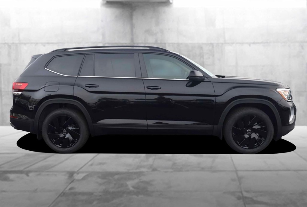 Volkswagen Atlas Vehicle Full-screen Gallery Image 5