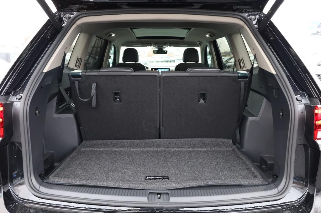 Volkswagen Atlas Vehicle Full-screen Gallery Image 7