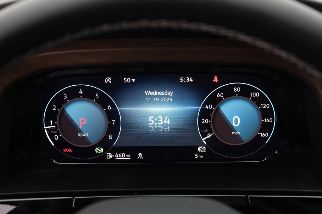 Volkswagen Atlas Vehicle Full-screen Gallery Image 14