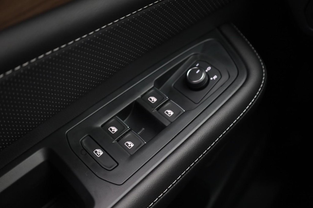 Volkswagen Atlas Vehicle Full-screen Gallery Image 21