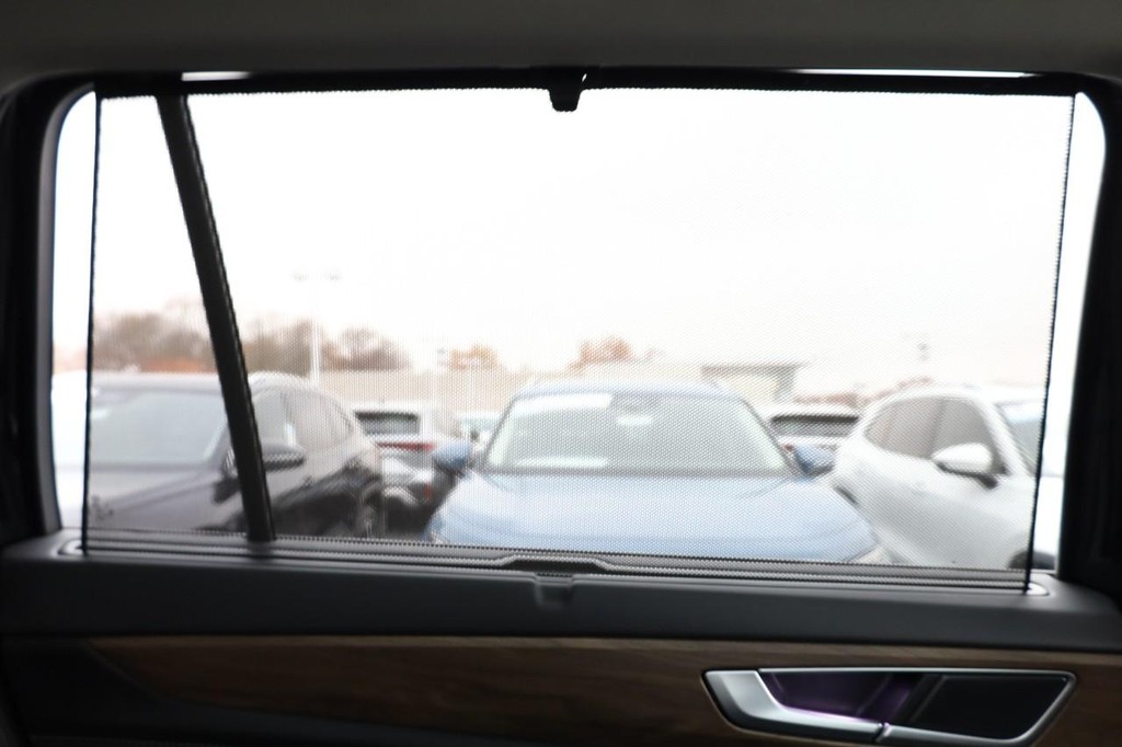 Volkswagen Atlas Vehicle Full-screen Gallery Image 28