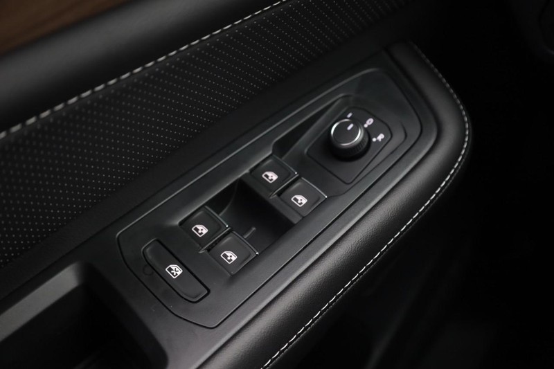 Volkswagen Atlas Vehicle Full-screen Gallery Image 21