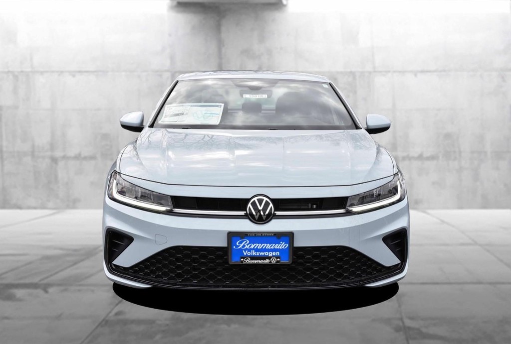Volkswagen Jetta Vehicle Full-screen Gallery Image 4