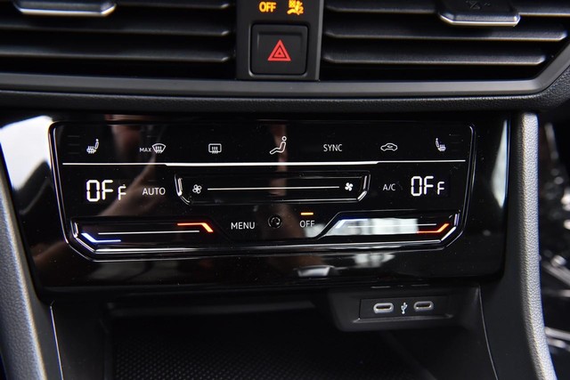 Volkswagen Jetta Vehicle Image 15