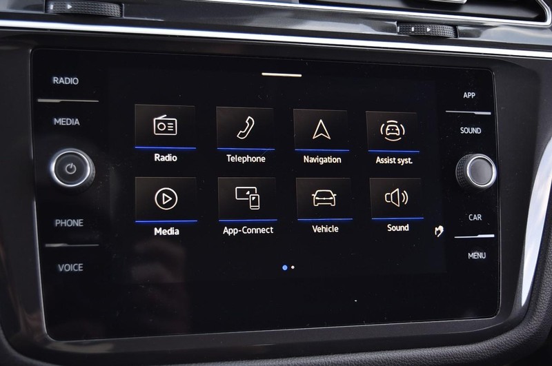 Volkswagen Tiguan Vehicle Full-screen Gallery Image 14