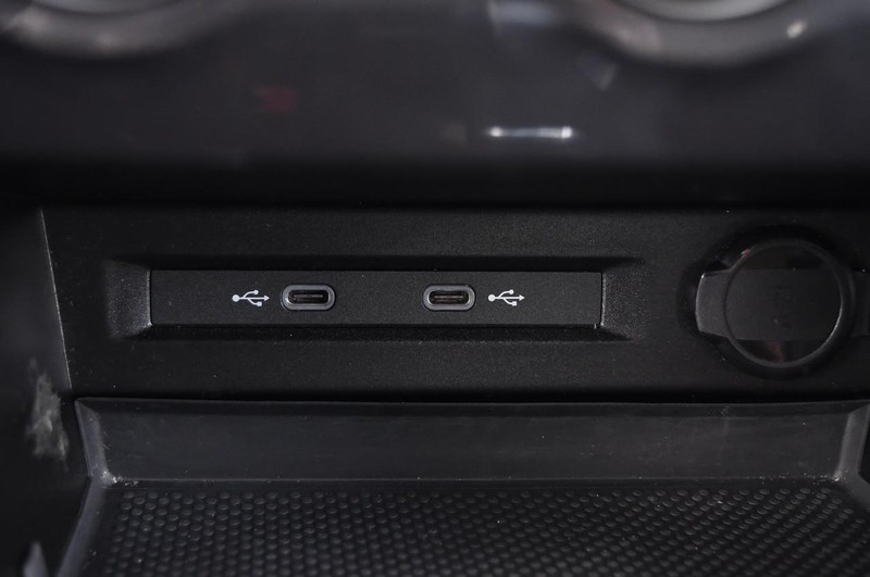 Volkswagen Tiguan Vehicle Full-screen Gallery Image 16