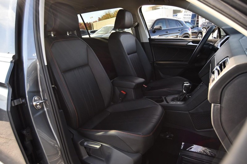 Volkswagen Tiguan Vehicle Full-screen Gallery Image 20