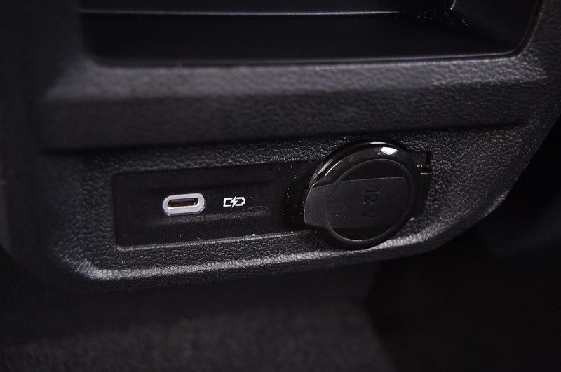 Volkswagen Tiguan Vehicle Full-screen Gallery Image 23