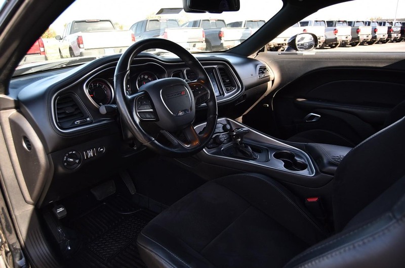 Dodge Challenger Vehicle Full-screen Gallery Image 07