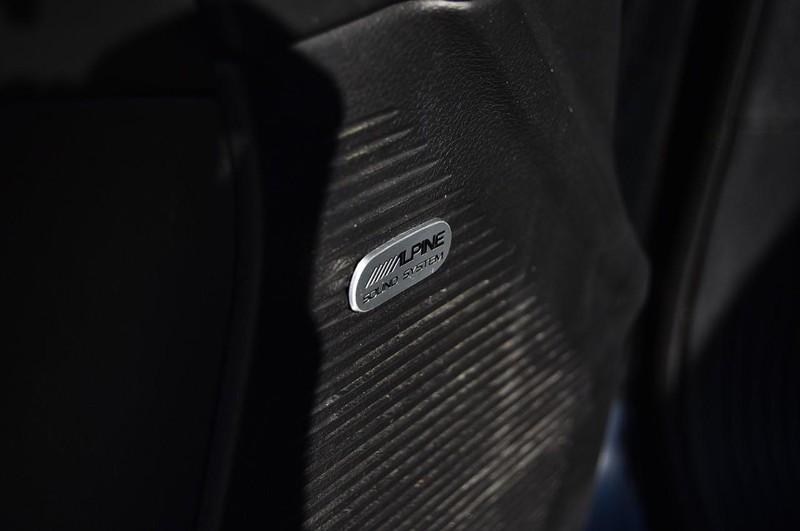 Dodge Challenger Vehicle Full-screen Gallery Image 10